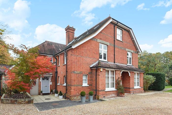 1 Bedroom Apartment To Rent In Greenways Court, Kennel Ride, Ascot, SL5