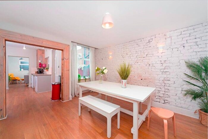 7 Bedroom House To Rent In Ruskin Avenue, Manchester, M14