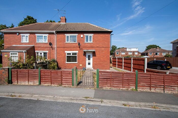 3 Bedroom Semi-Detached House For Sale In The Crescent, Edenthorpe, Doncaster, DN3