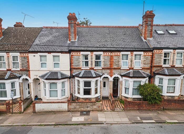 3 Bedroom Terraced House For Sale In Norris Road, Reading, Berkshire, RG6