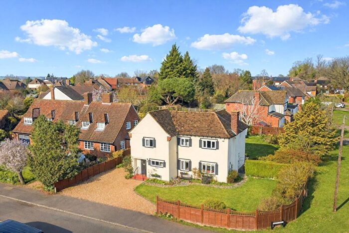3 Bedroom Detached House For Sale In Priory Way, Hitchin, SG4