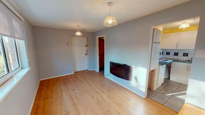 Studio To Rent In Welwyn Park Drive, Hull, HU6