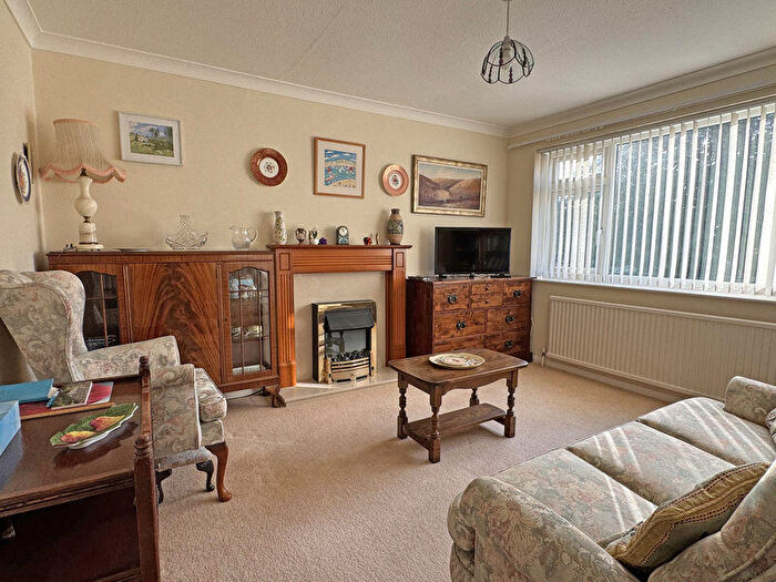 1 Bedroom Flat For Sale In Manor Road, Sidmouth, EX10