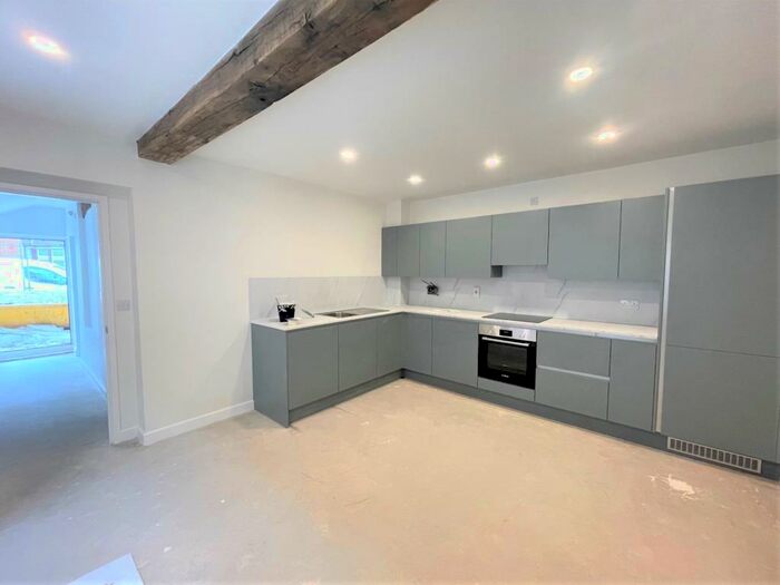 2 Bedroom Terraced House To Rent In Newbury, Berkshire, RG14