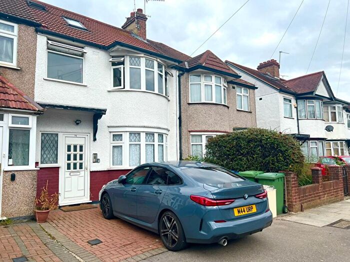 Studio To Rent In Carmelite Road, Harrow, HA3
