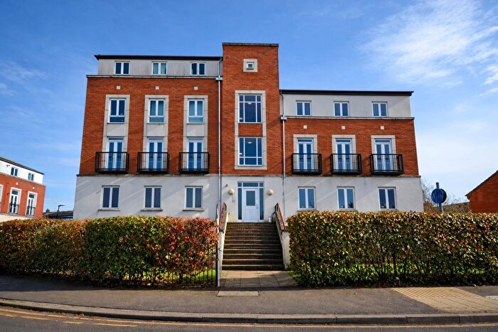 2 Bedroom Apartment For Sale In Dragon Road, Salisbury Village, Hatfield, AL10