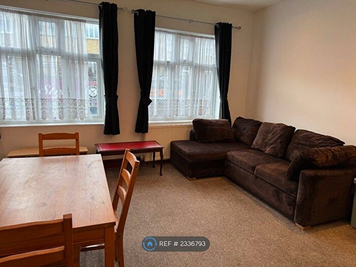 2 Bedroom Flat To Rent In Rye Lane, London, SE15