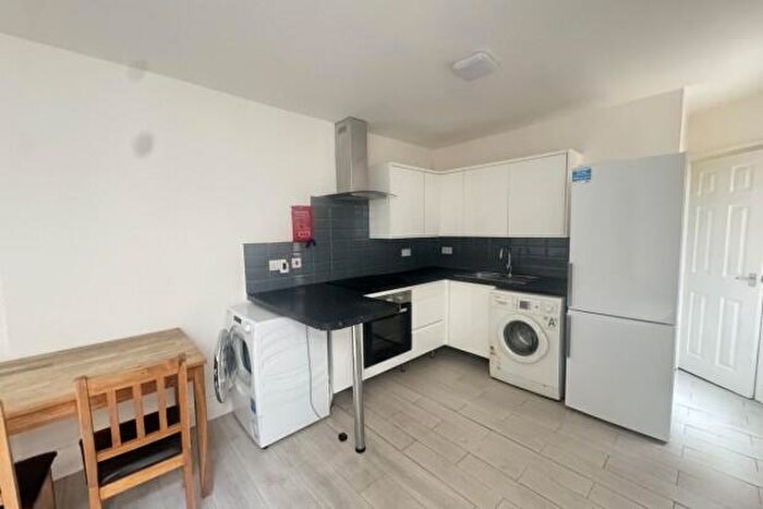 2 Bedroom Flat To Rent In Claude Road Cardiff, CF24