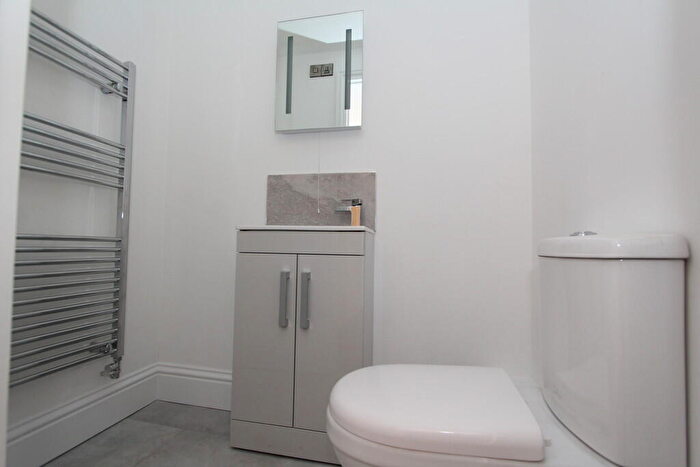 2 Bedroom Apartment To Rent In Apartment, Housley Manor, S35