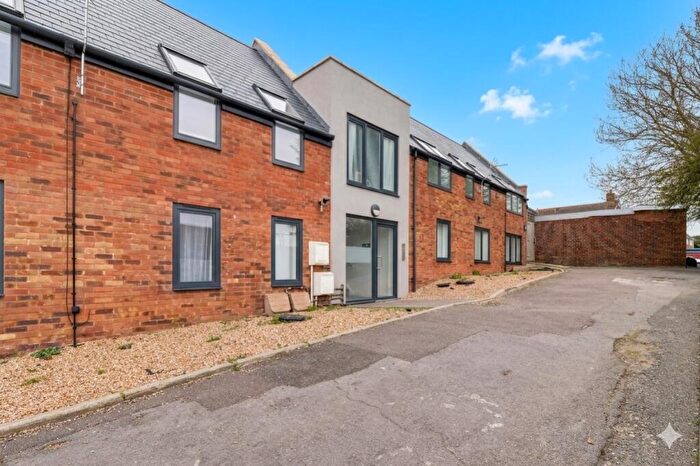 2 Bedroom Flat To Rent In Cobden Road, CT19