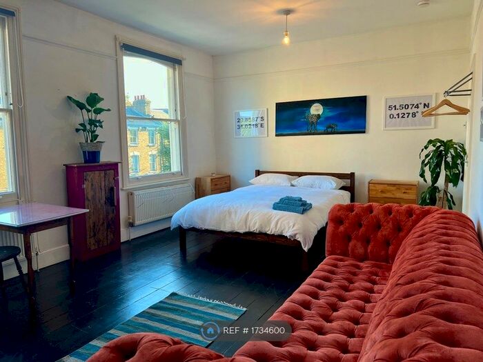 2 Bedroom Flat To Rent In Graham Road, London, E8