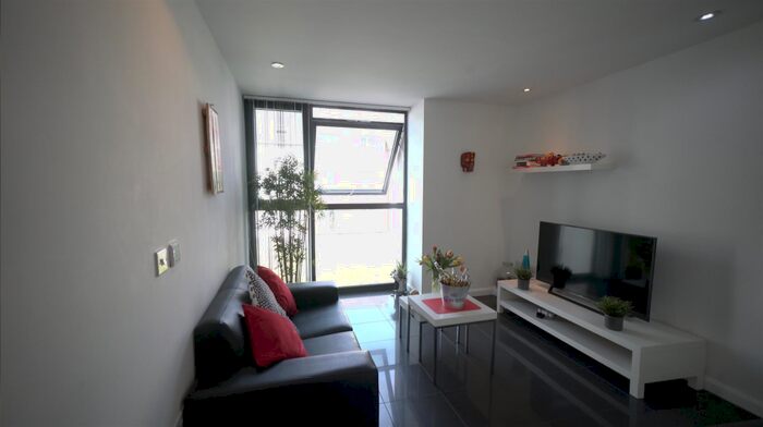 1 Bedroom Apartment To Rent In Richmond Square, Richmond Road, Cardiff, CF24