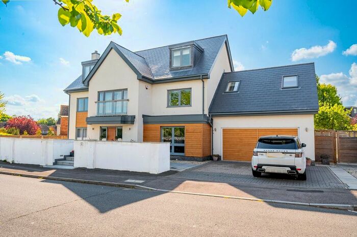 6 Bedroom Detached House To Rent In Riverside, Dunmow, CM6