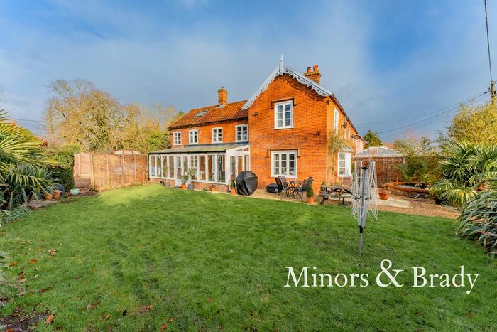 4 Bedroom Semi-Detached House For Sale In Welborne, Dereham, NR20