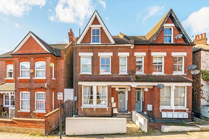 2 Bedroom Flat To Rent In Shrubbery Road, Streatham, SW16