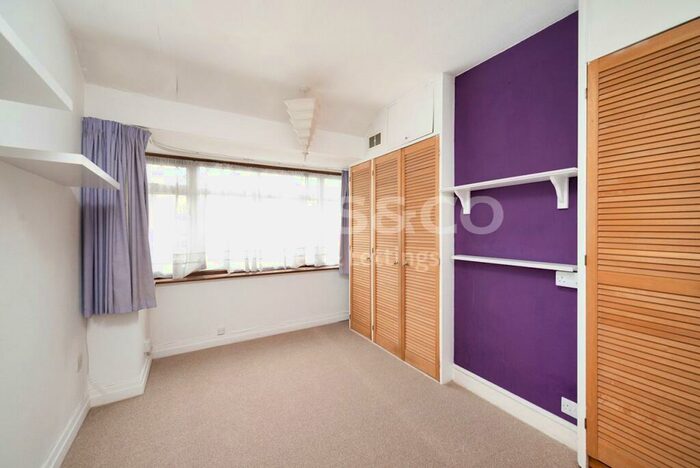 3 Bedroom Semi-Detached House For Sale In Woodstock Close, Stanmore, Middlesex, HA7