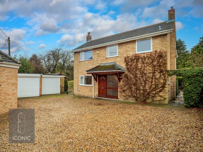 4 Bedroom Detached House For Sale In The Street, Ringland, Norwich, NR8