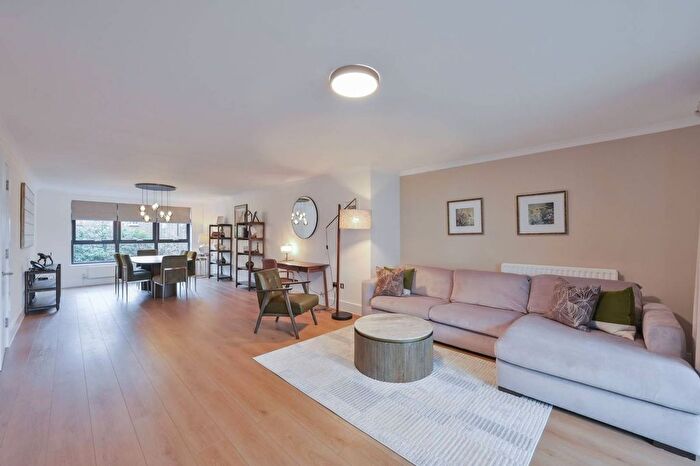 3 Bedroom Flat To Rent In Kensington High Street, London, High Street Kensington, London, W8