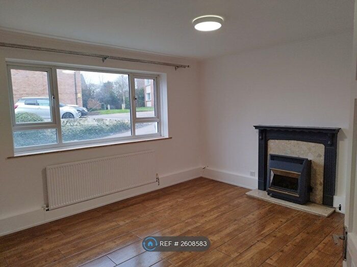 2 Bedroom Flat To Rent In Downside, Rochester, ME2