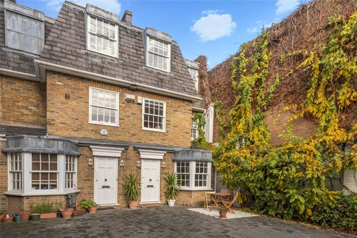 2 Bedroom Semi-Detached House To Rent In Wood Close, London, E2