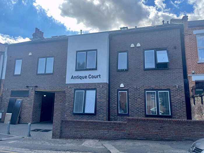 1 Bedroom Flat To Rent In Tynemouth Road, N15