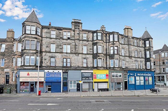 1 Bedroom Flat For Sale In Meadowbank Place, Meadowbank, Edinburgh, EH8