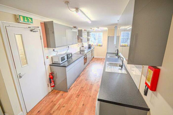 1 Bedroom House To Rent In 8 83a Mill Road Cambridge, CB1