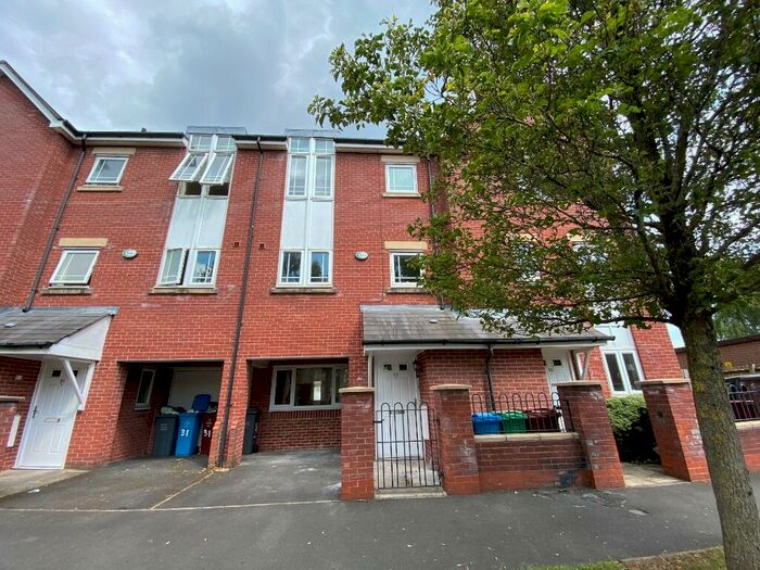 4 Bedroom Terraced House To Rent In Drayton Street, Manchester, M15