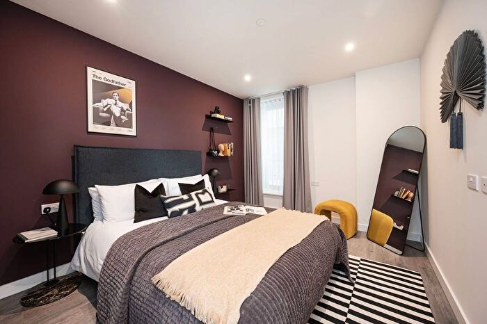 2 Bedroom Flat To Rent In Montfichet Road, Stratford, London, E20