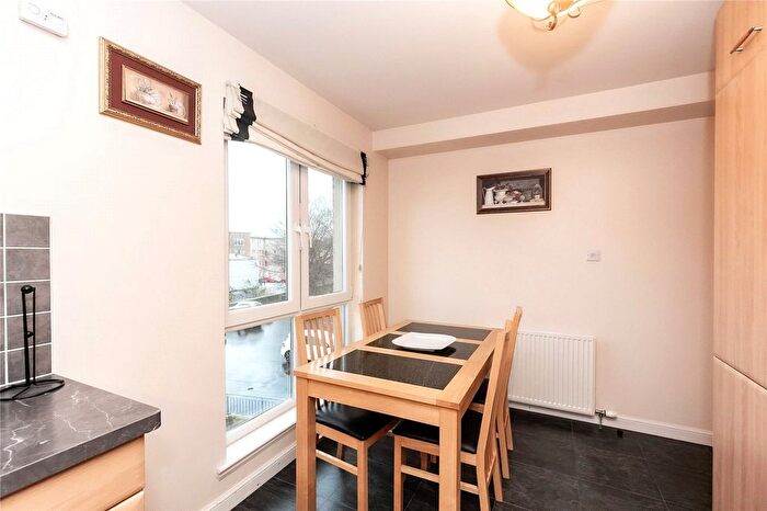 2 Bedroom Flat To Rent In Bothwell Road, Aberdeen, AB24