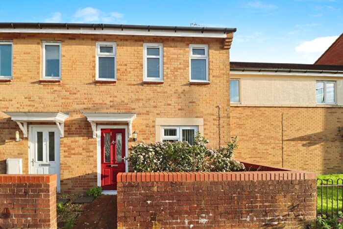 3 Bedroom End Of Terrace House For Sale In Dudley Grove, Bristol, Avon, BS7