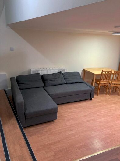 2 Bedroom Flat To Rent In Holloway Road, London, N7