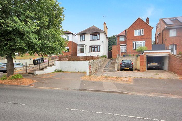 3 Bedroom Detached House For Sale In , Bedford Road, Rushden, NN10
