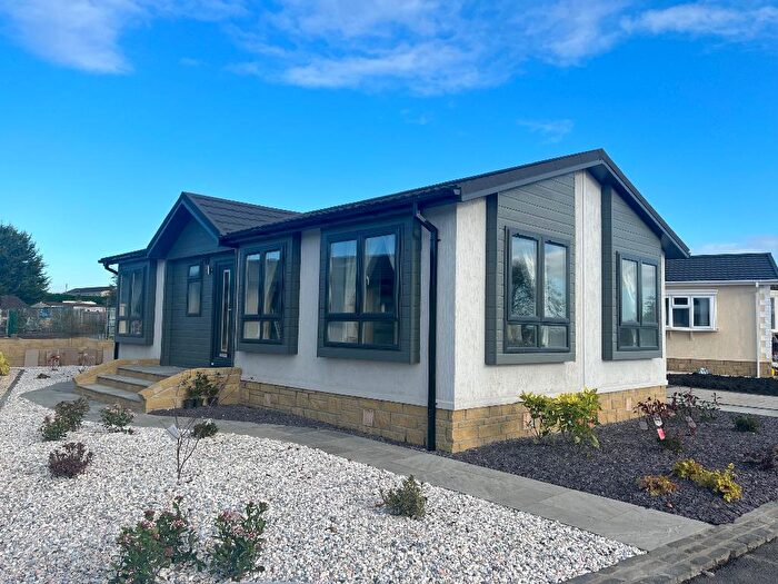 2 Bedroom Park Home For Sale In Highland Way, Red Deer Village, Stepps, G33