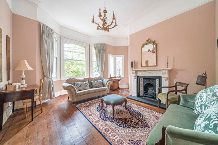 2 Bedroom Flat For Sale In Old Hill, Chislehurst, BR7
