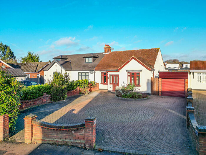 2 Bedroom Semi-Detached Bungalow For Sale In Station Road, West Horndon, Brentwood, CM13