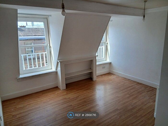 2 Bedroom Flat To Rent In Grove Street, Edinburgh, EH3