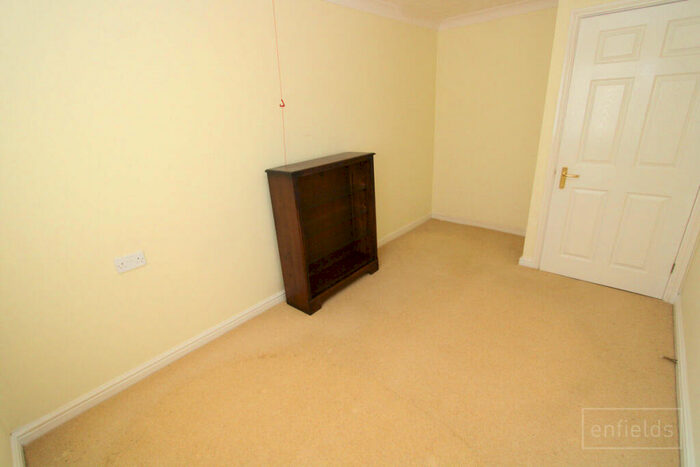 2 Bedroom Flat For Sale In Oakley Road, Southampton, SO16