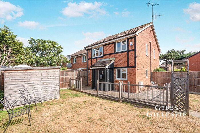 1 Bedroom End Of Terrace House To Rent In Bramley Way, Hounslow, TW4