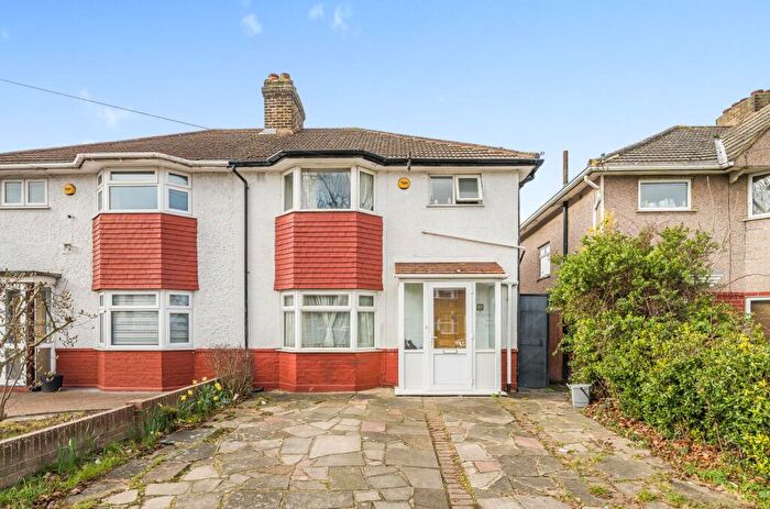 4 Bedroom Semi-Detached House For Sale In Blacklands Road, Catford, London, SE6