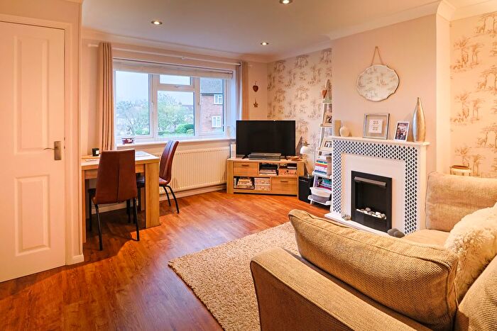 2 Bedroom Terraced House For Sale In Brokes Way, Tunbridge Wells, TN4