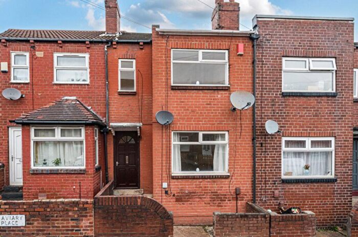 3 Bedroom Terraced House To Rent In Aviary Place, Armley, Leeds, LS12