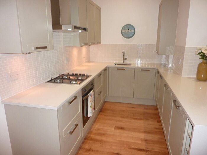 2 Bedroom Flat To Rent In Upper Chorlton Road, Old Trafford, Manchester, M16