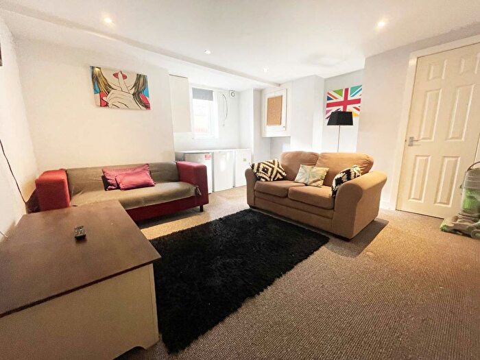 4 Bedroom Terraced House To Rent In Lumley Avenue, Burley, Leeds, LS4