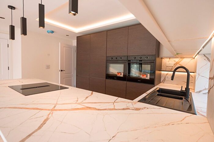 3 Bedroom Bungalow For Sale In Lytham Road, Broadstone, BH18 - Photo 3