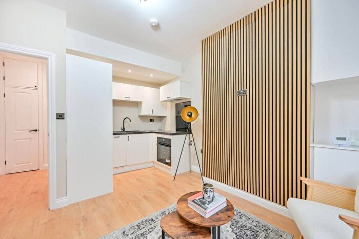 2 Bedroom Flat To Rent In Charlton Road, Harlesden, London, NW10