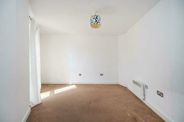 1 Bedroom Flat To Rent In Woodmill Road, Clapton, London, E5