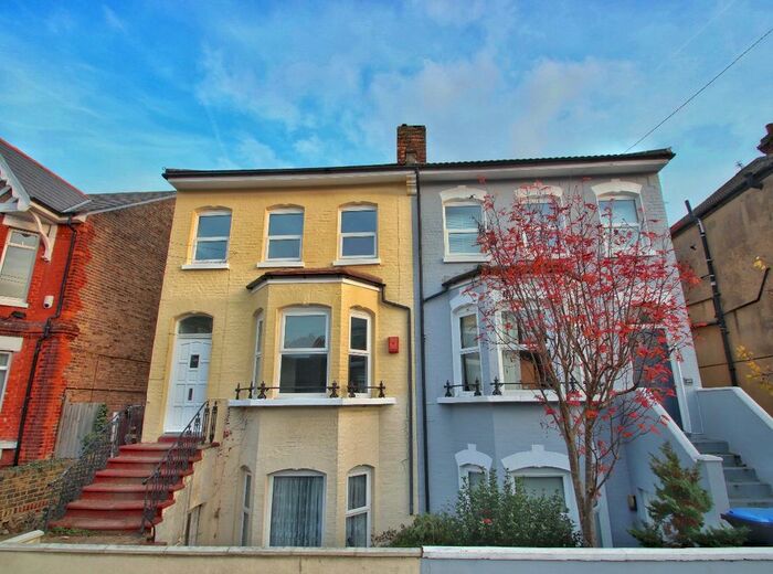 2 Bedroom Maisonette To Rent In Dundonald Road, Ramsgate, CT11