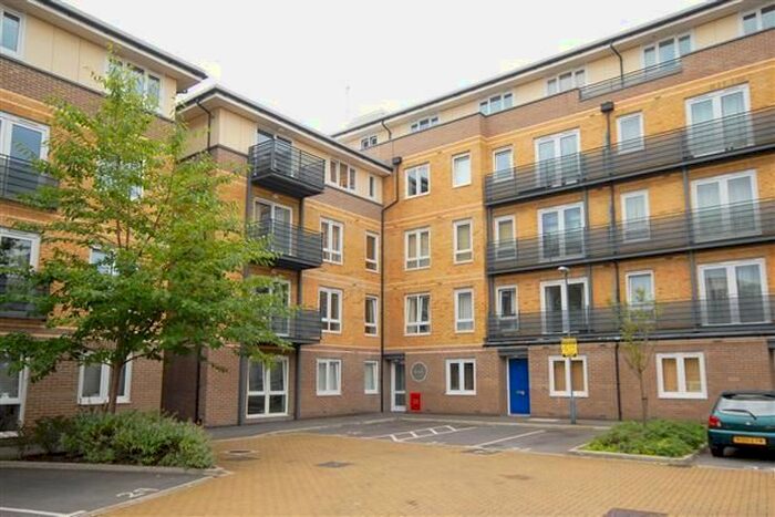 2 Bedroom Flat To Rent In Hereford Road, London, E3