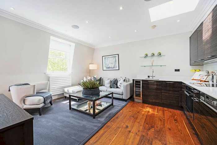 2 Bedroom Flat To Rent In Garden House, Bayswater, London, W2